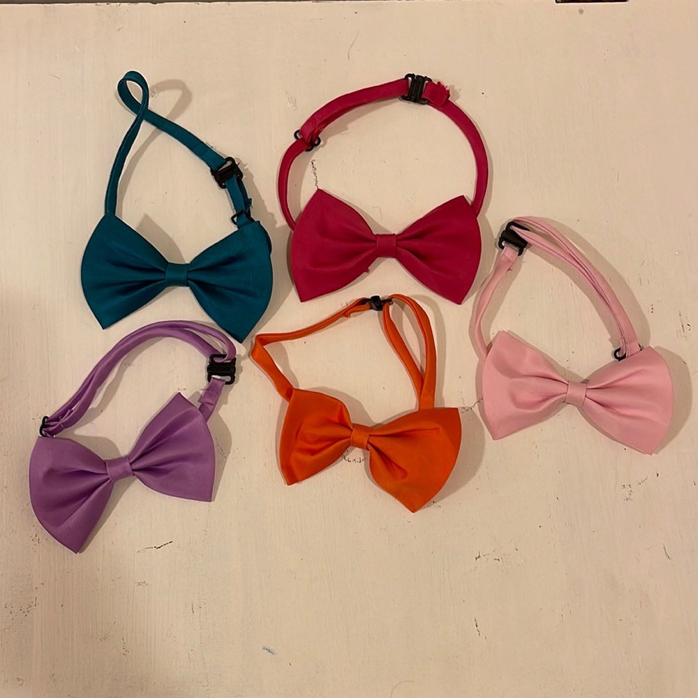 New medium adjustable doggie bowties